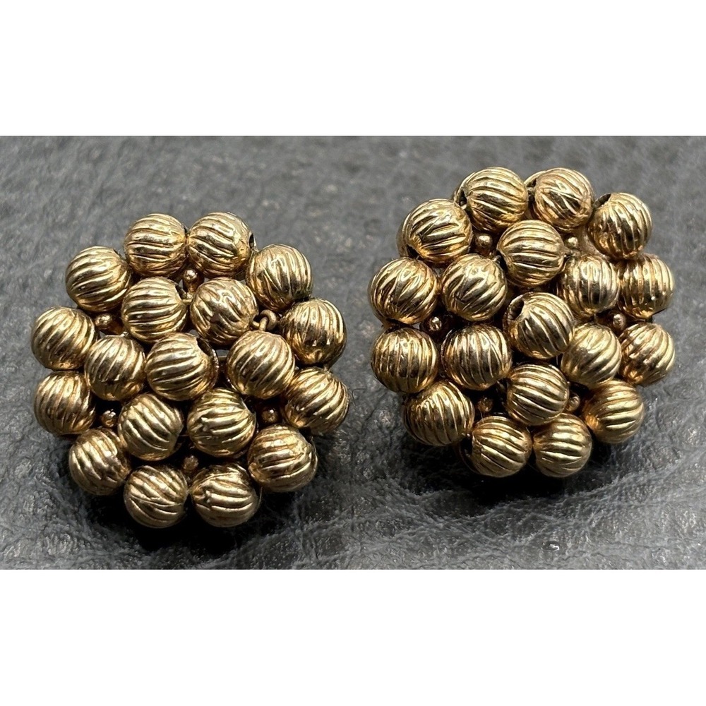 Vintage Trifari Cluster Earrings Ribbed Bead Clip On Gold Tone Signed Huggie